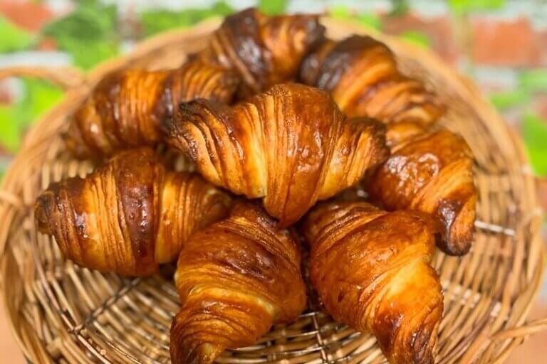 ガスオーブンで焼いたパン(クロワッサン)